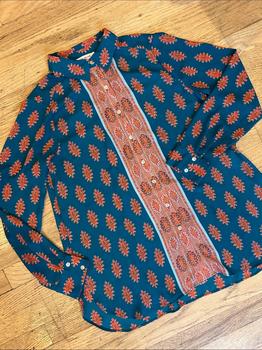 ๐ธ3 FOR $20๐ธ
Teal Floral Button-Up Shirt with Orange Print - Picture 3 of 9